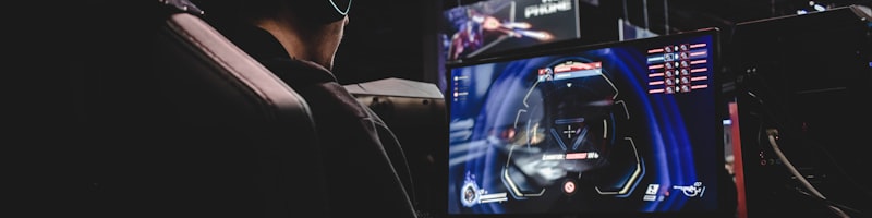 DOTA2国际邀请赛TI13主舞台全景，现场观众热情高涨